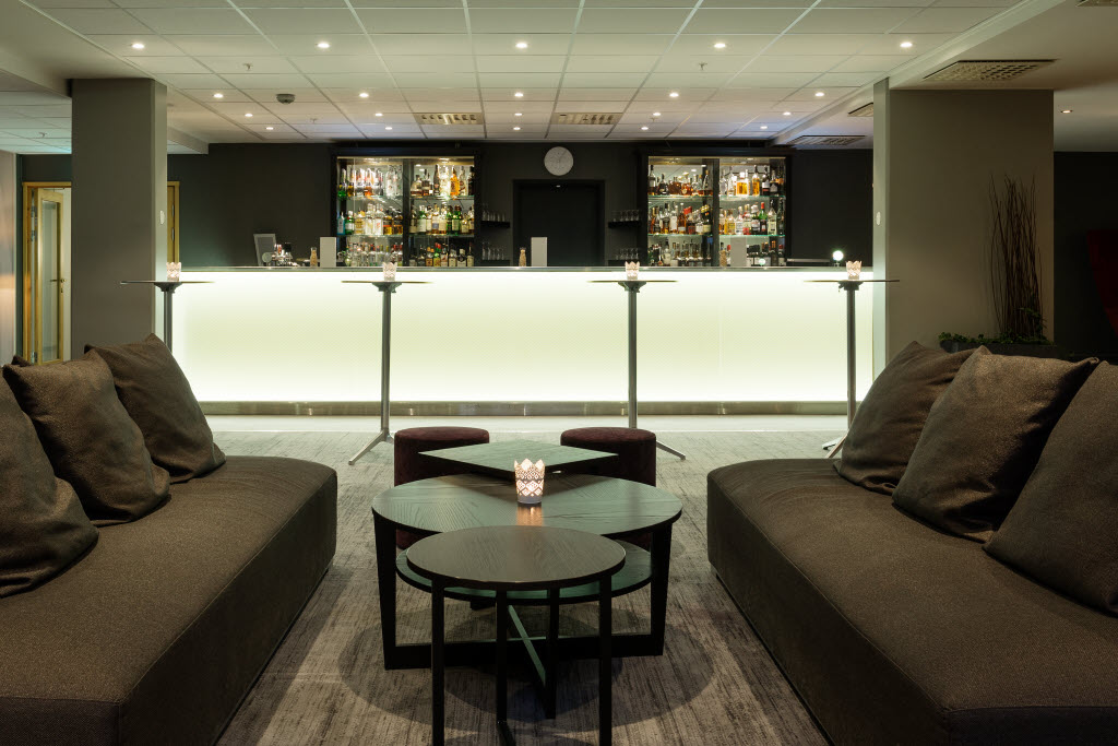 Urheberrecht: Haakon Brox Scandic Hell, Vaernes, Trondheim, bar